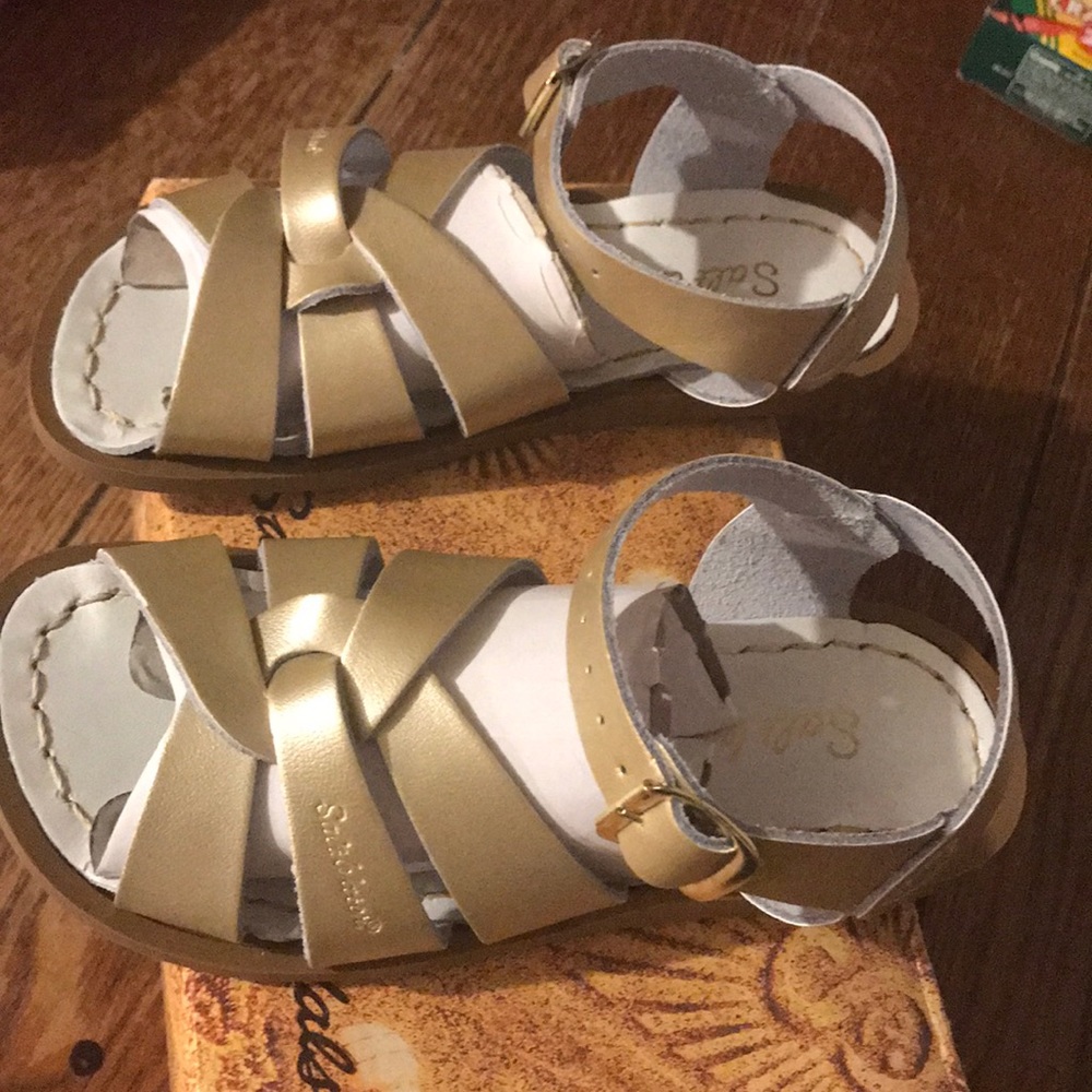 Saltwater sandals